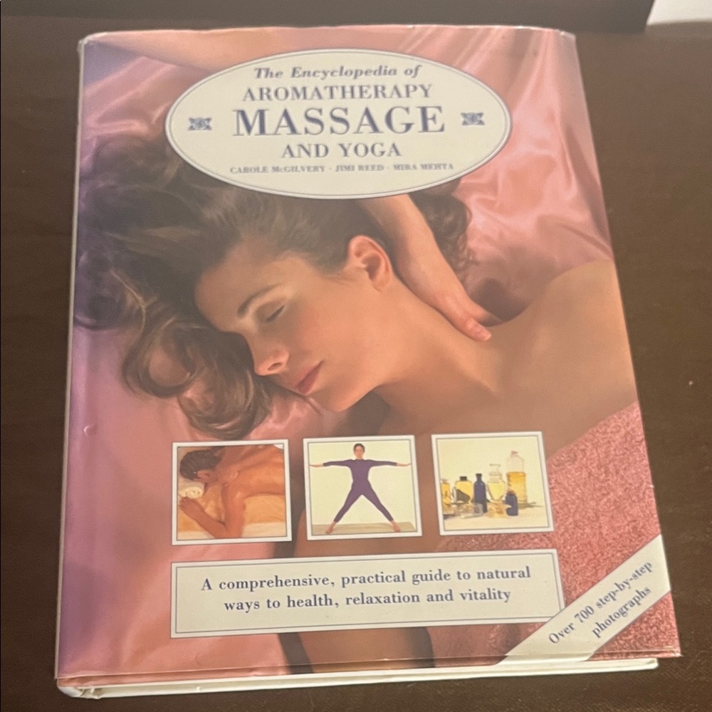 😄Coffee Table book the encyclopedia of aromatherapy massage and yoga 1995
